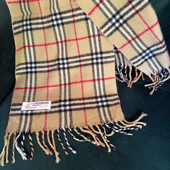 Cashmere Plaid Scarf - Vintage Unisex - Picture 5 of 9